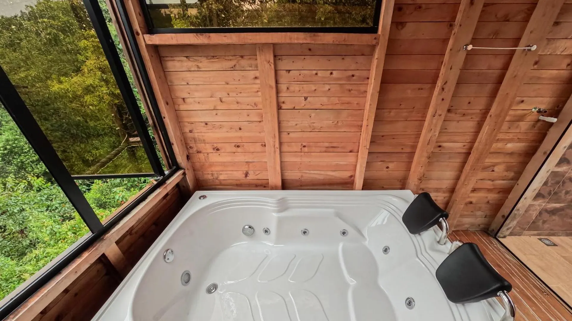 Rustico Glamping Hotel Santa Elena